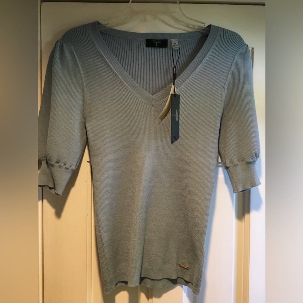 Tahari Ribbed V Neck Short Sleeve Top